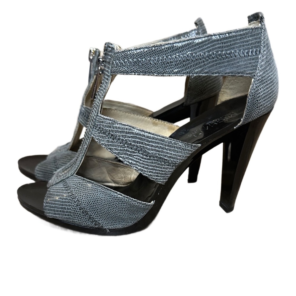 Michael Kors Berkley T-Strap Zipper Platform - Picture 4 of 6